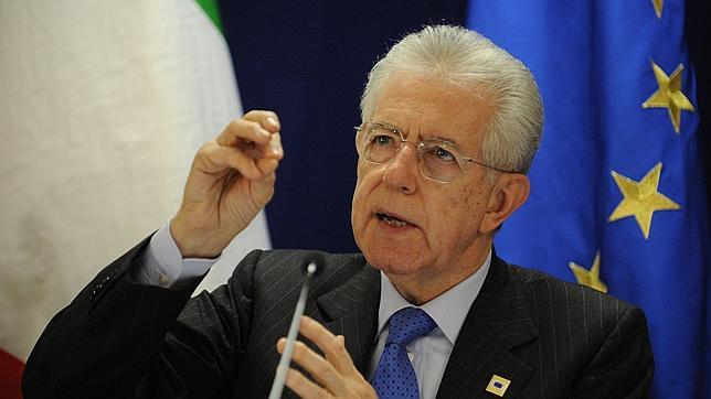 Monti avisa ya a los italianos de que pedir ayuda al BCE «no sería un drama»