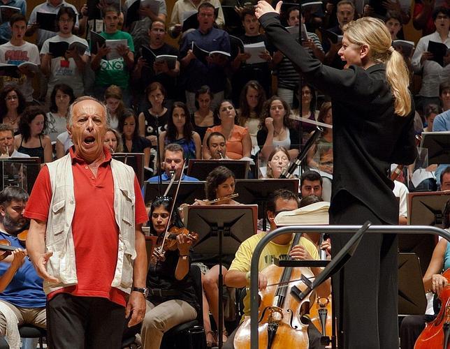 Leo Nucci: «Hacer ópera en concierto nos libra de polémicas inútiles»