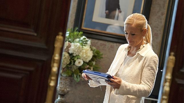Cifuentes: «No tengo miedo a salir a la calle»