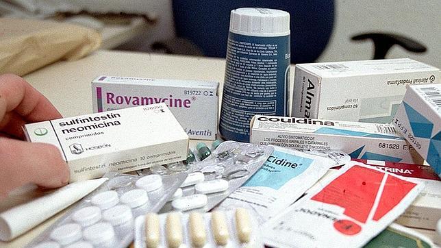 Los españoles guardan en casa 45 millones de envases de medicamentos recetados sin abrir