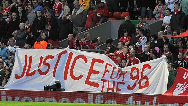 Cameron pide perdón por la «doble injusticia» de la tragedia de Hillsborough