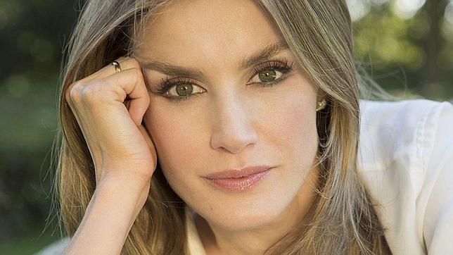 Doña Letizia, sobria y minimalista en su atuendo y siempre correcta