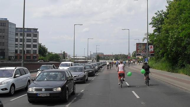 La DGT se propone acabar con «privilegios históricos» del coche