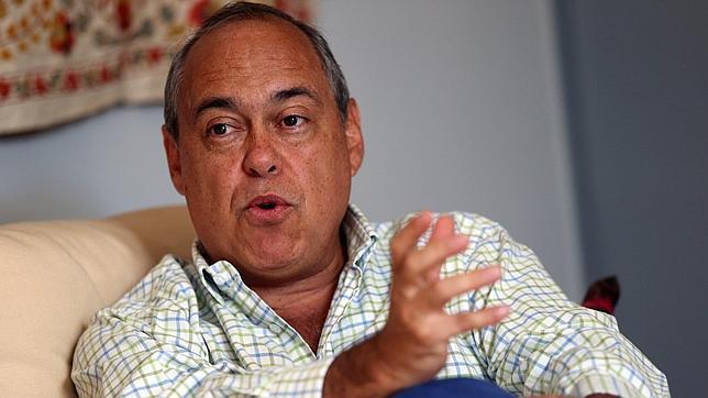 «Si hoy las FARC están fuertes es porque Uribe las dejó así»