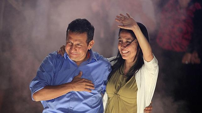 El presidente Humala niega que gobierne Perú en coordinación con su esposa