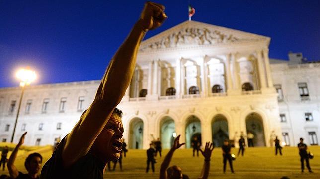 Los últimos ajustes empujan a Portugal al borde una nueva crisis política