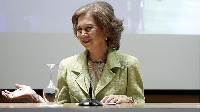 La Reina visita el Banco de Alimentos