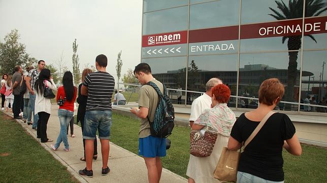 18.000 aragoneses llevan en el paro desde hace más de dos años