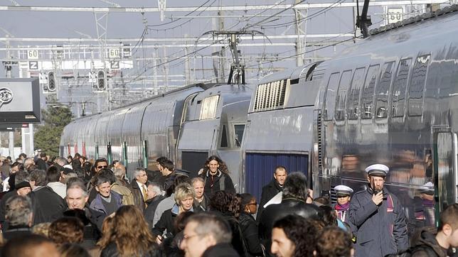 Francia lanzará un AVE «low cost» que costará 25 euros por trayecto