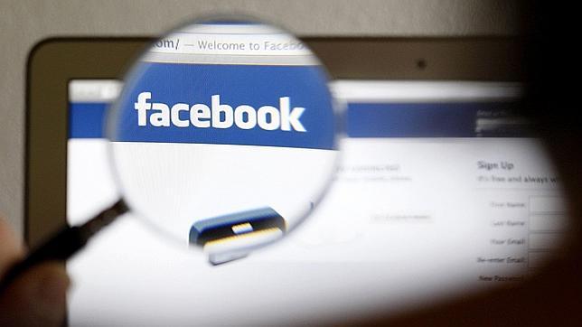 Facebook niega que publique mensajes privados, sino que son comentarios antiguos