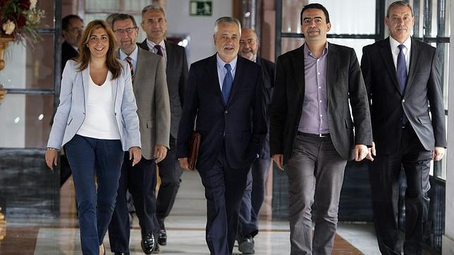 La comisión-pantomima de los ERE se da un mes para las conclusiones