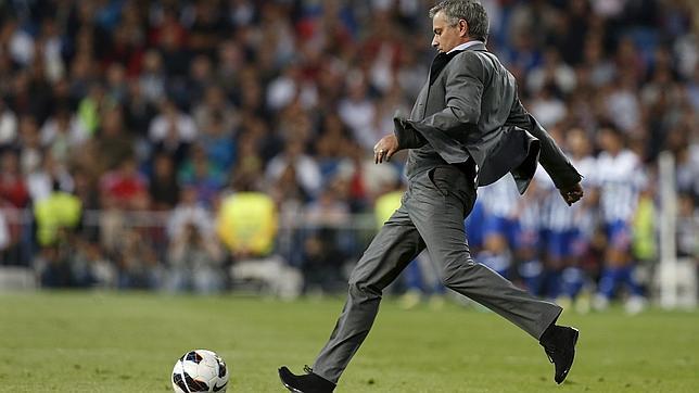 Mourinho: «Iré a Inglaterra, pero no sé cuándo, soy feliz en el mejor club del mundo»