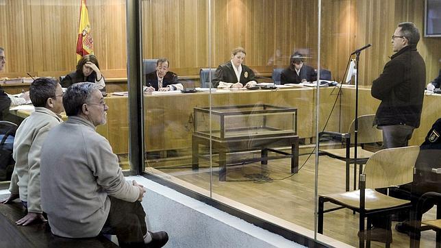 La Audiencia condena a 17 años a tres «grapos» por atentar contra una ETT en Madrid
