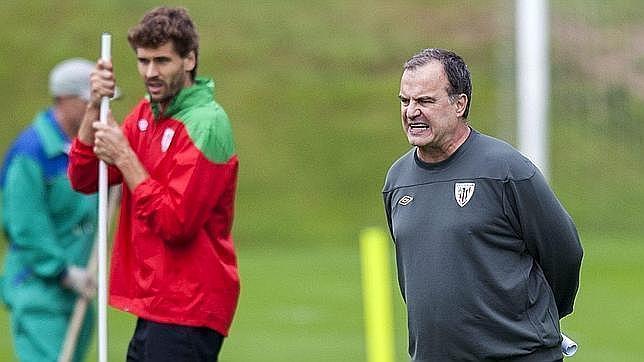 La bronca de Bielsa a Llorente siguió en su despacho
