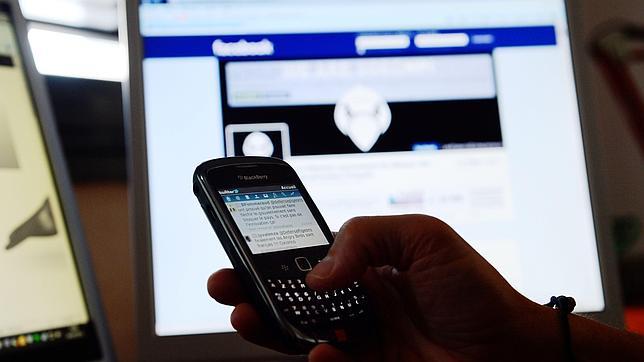 Facebook hace clic en «Me gusta» sin tu consentimiento