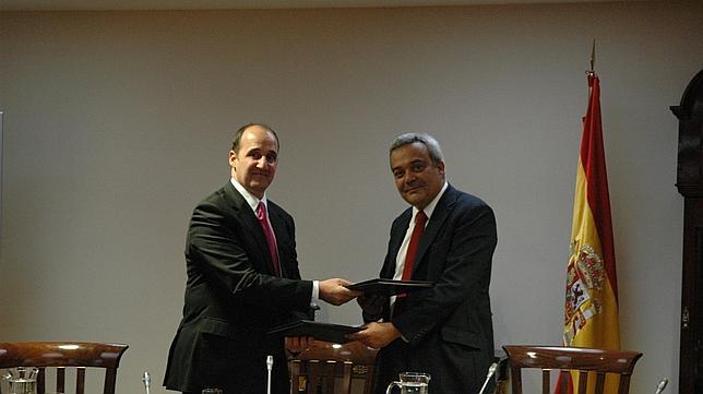 Interior e Industria firman un acuerdo contra el ciberterrorismo y el cibercrimen