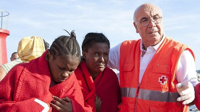 Muere ahogado un bebé que viajaba en una patera junto a otros 13 inmigrantes