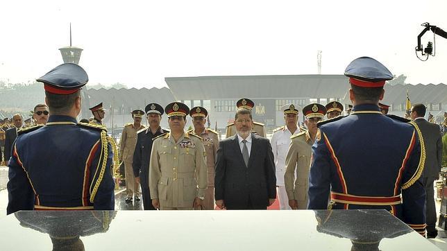 Mursi: claroscuros tras cien días como presidente de Egipto