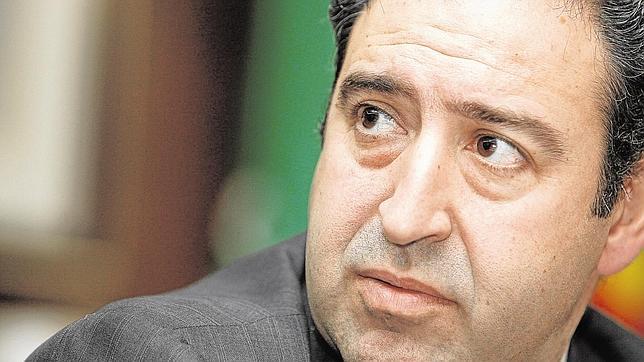 Fernando Jerez, «obligado» a dimitir de la Presidencia de la Cámara