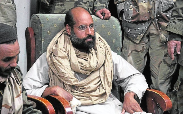 La defensa del hijo de Gadafi dice que será condenado a muerte si lo juzga Libia