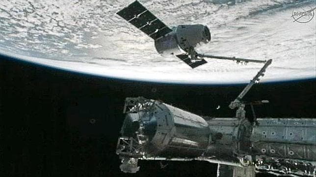 La segunda misión civil llega a la estación espacial internacional