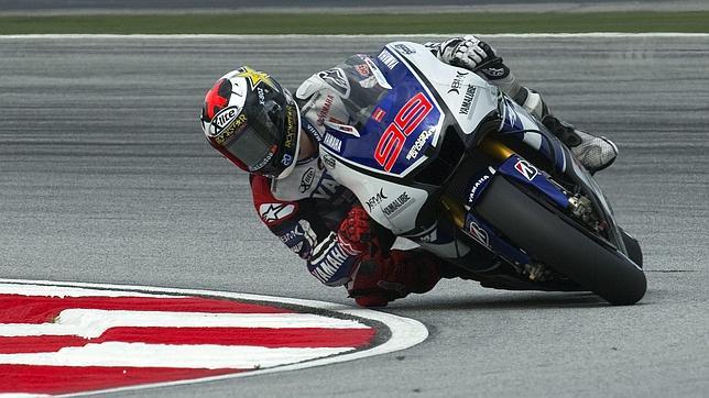 Lorenzo consigue su séptima pole del año y mañana quiere sentenciar el Mundial