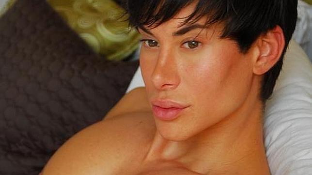 Justin Jedlica, el «Ken humano» que se ha operado 90 veces para parecerse al novio de Barbie