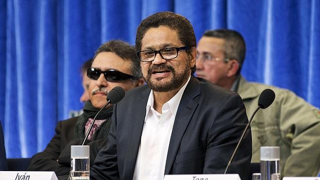 Tres militares muertos en combates con las FARC tras el comienzo del diálogo