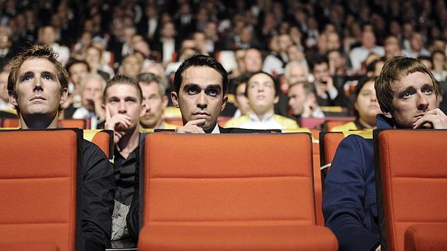 Contador: «Se está humillando y linchando a Armstrong»