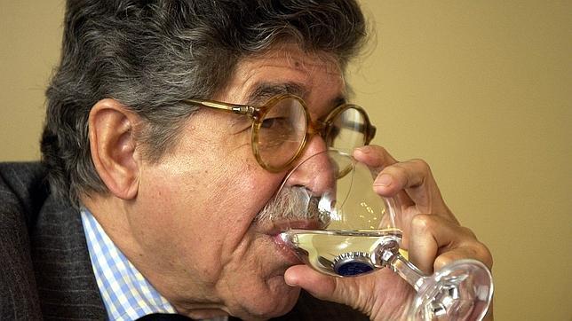 Bryce Echenique recibió el Premio de la Feria de Guadalajara «a domicilio»