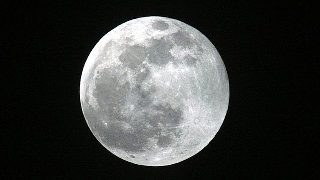 Un meteorito pudo provocar que las dos caras de la Luna sean diferentes