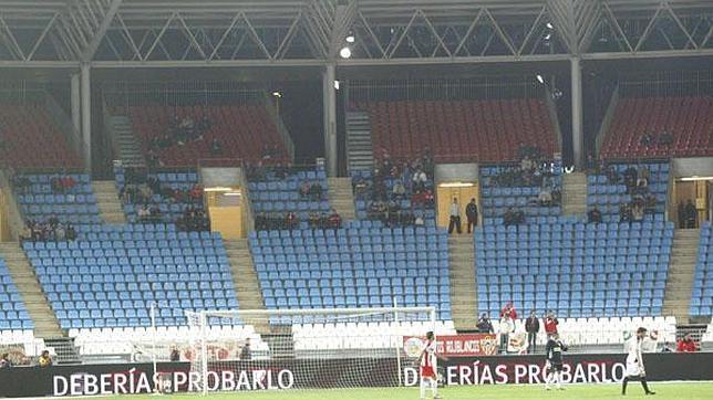 La Liga española: Precios por las nubes, emoción por los suelos