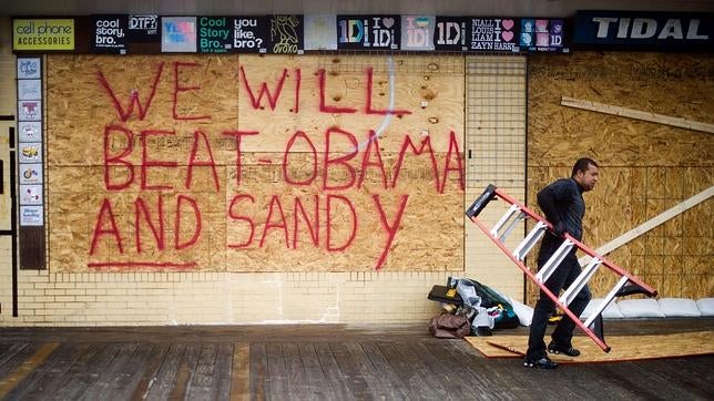 «Sandy» deja vientos de 150 kilómetros por hora antes de tocar tierra en EE.UU.