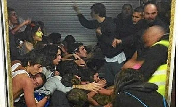 Los expertos defienden que continuara la música para no provocar más miedo