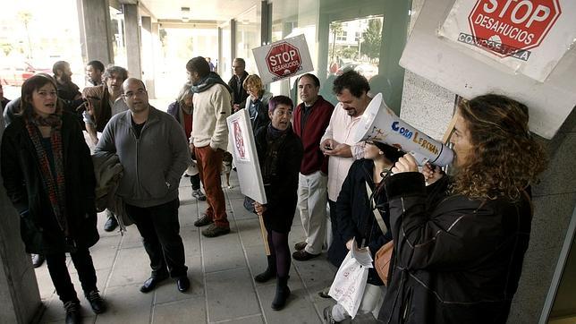 Ofensiva del PSOE para «parar de una vez» los desahucios