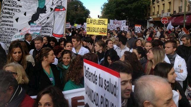 Trabajadores de La Princesa protestan contra la «reconversión» del hospital