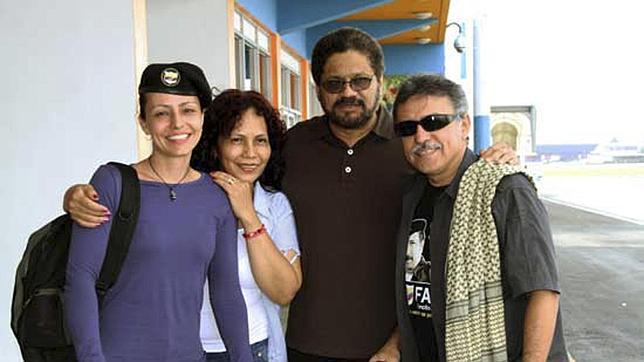 La guerrillera holandesa de las FARC llega a Cuba para preparar las negociaciones de paz