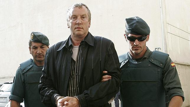 El ministro de Defensa destituido por Putin es amigo del capo Petrov, huido de España