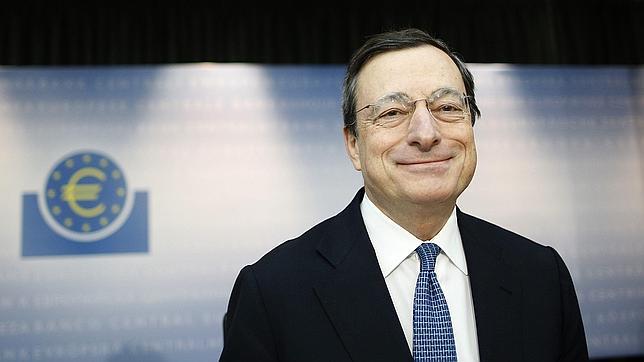 Draghi no garantiza una rebaja de la prima de riesgo si España solicita la compra de bonos