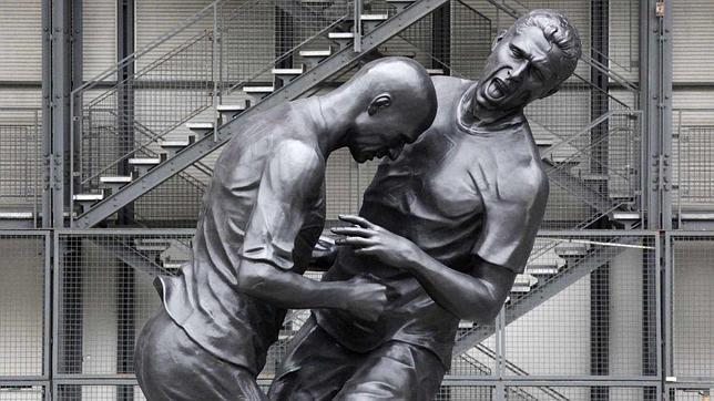 La estatua del cabezazo de Zidane a Materazzi, en peligro