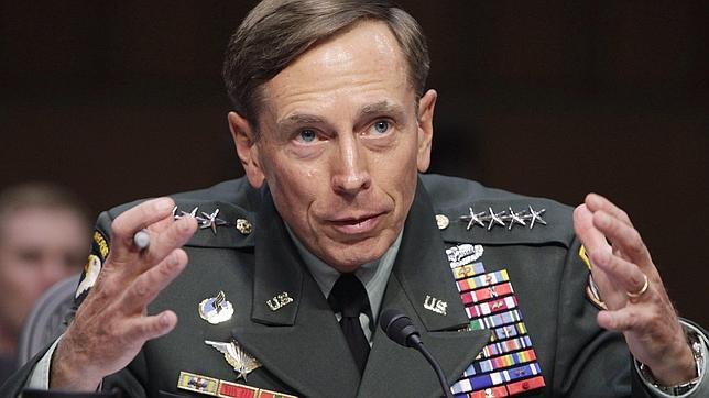 Dimite el director de la CIA por una relación extramatrimonial