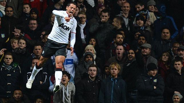 Chicharito Hernández saca una sonrisa a Ferguson