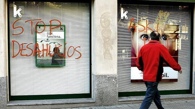 La banca paraliza los desahucios durante los dos próximos años en casos «de extrema necesidad»