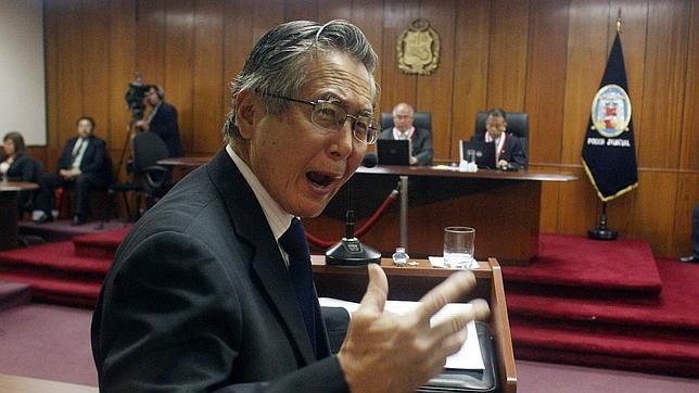 Fujimori vive «a cuerpo de rey», según su exesposa