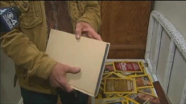 Encuentra 20.000 dólares escondidos en un libro de segunda mano