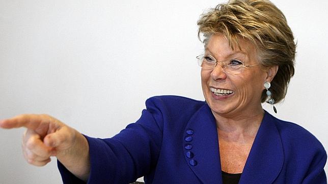 Bruselas aprueba una cuota mínima de 40% de mujeres en los consejos de empresas