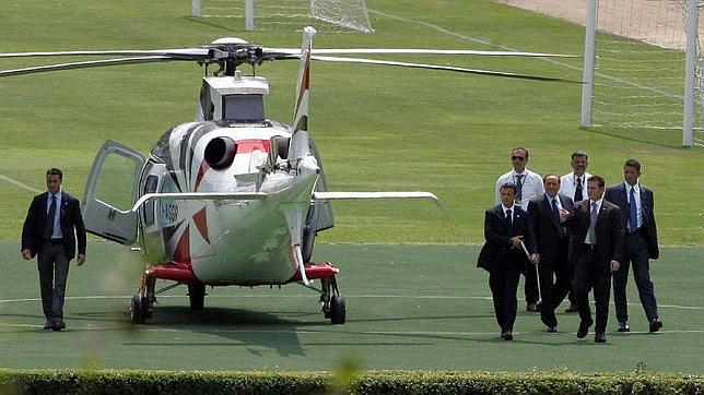 Berlusconi, «visita de Estado» al Milán