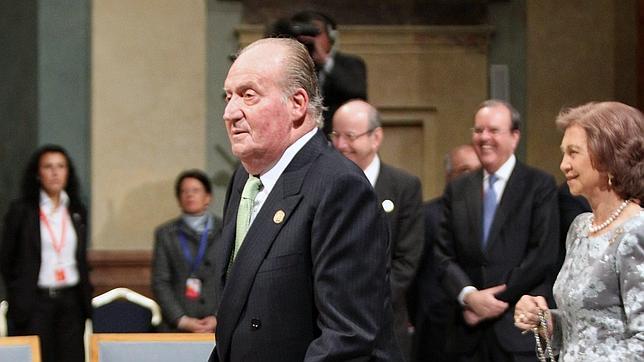 El Rey anuncia en Cádiz su segunda operación de cadera