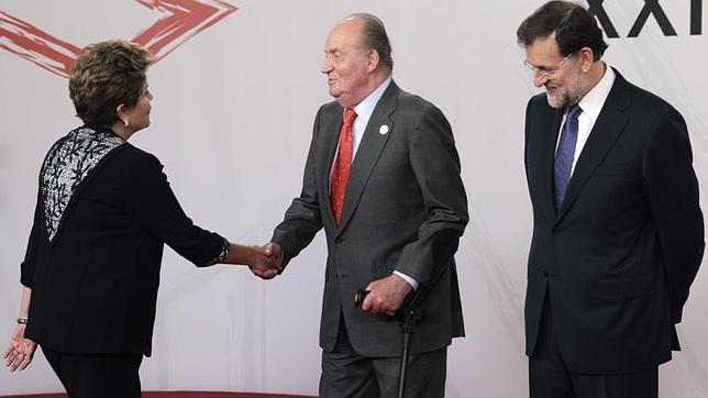 Doña Pilar dice que el Rey será operado de la cadera izquierda este miércoles