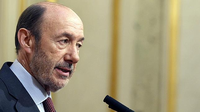 Rubalcaba reúne a los «barones» socialistas el 15 de diciembre